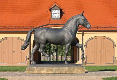 Bronzestatue Elton im Landgestüt Moritzburg