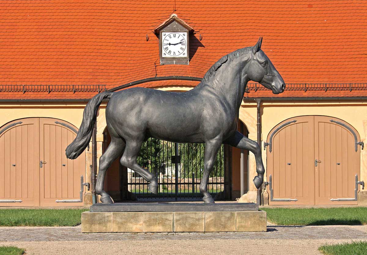 Bronzestatue Elton im Landgestüt Moritzburg