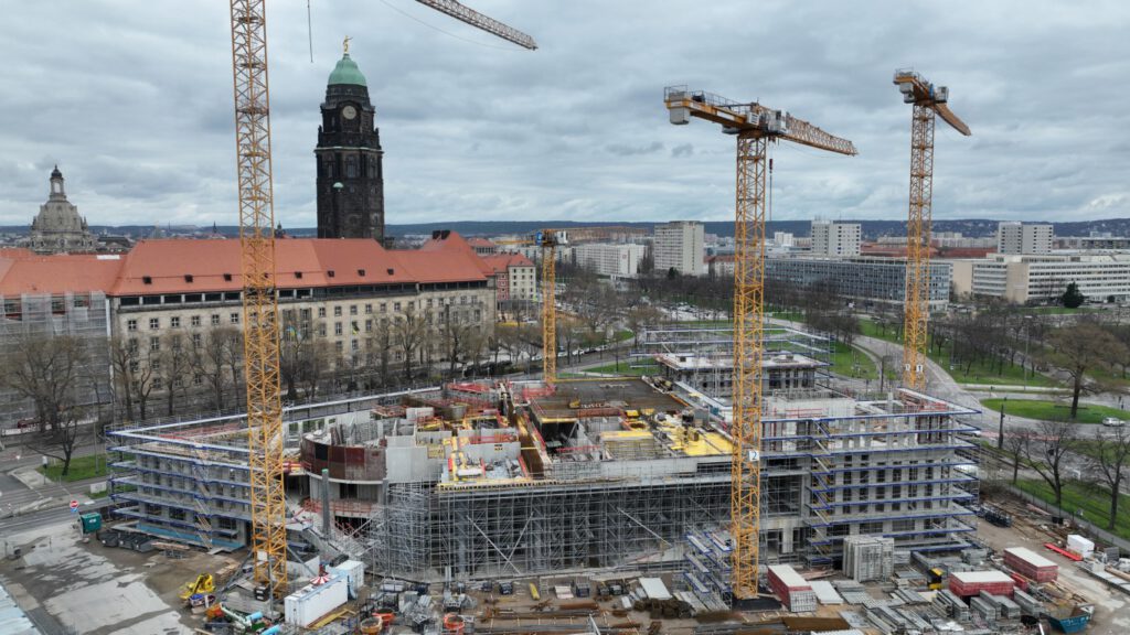 Blick auf die Baustelle des Dresdner Stadtforums am Ferdinandplatz. Foto © STESAD GmbH