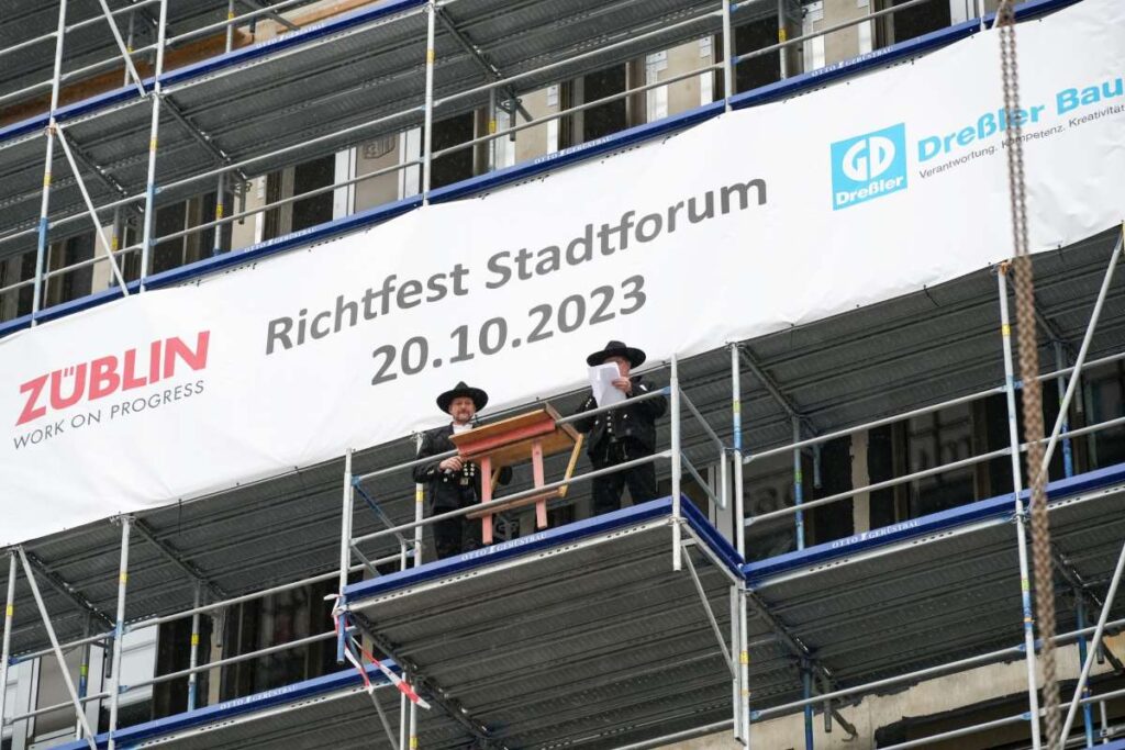 Feierlichkeiten zum Richtfest des Stadtforums Dresden; Copyright: Ed. Züblin AG, Direktion Ost, Bereich Sachsen, Matthias Michael